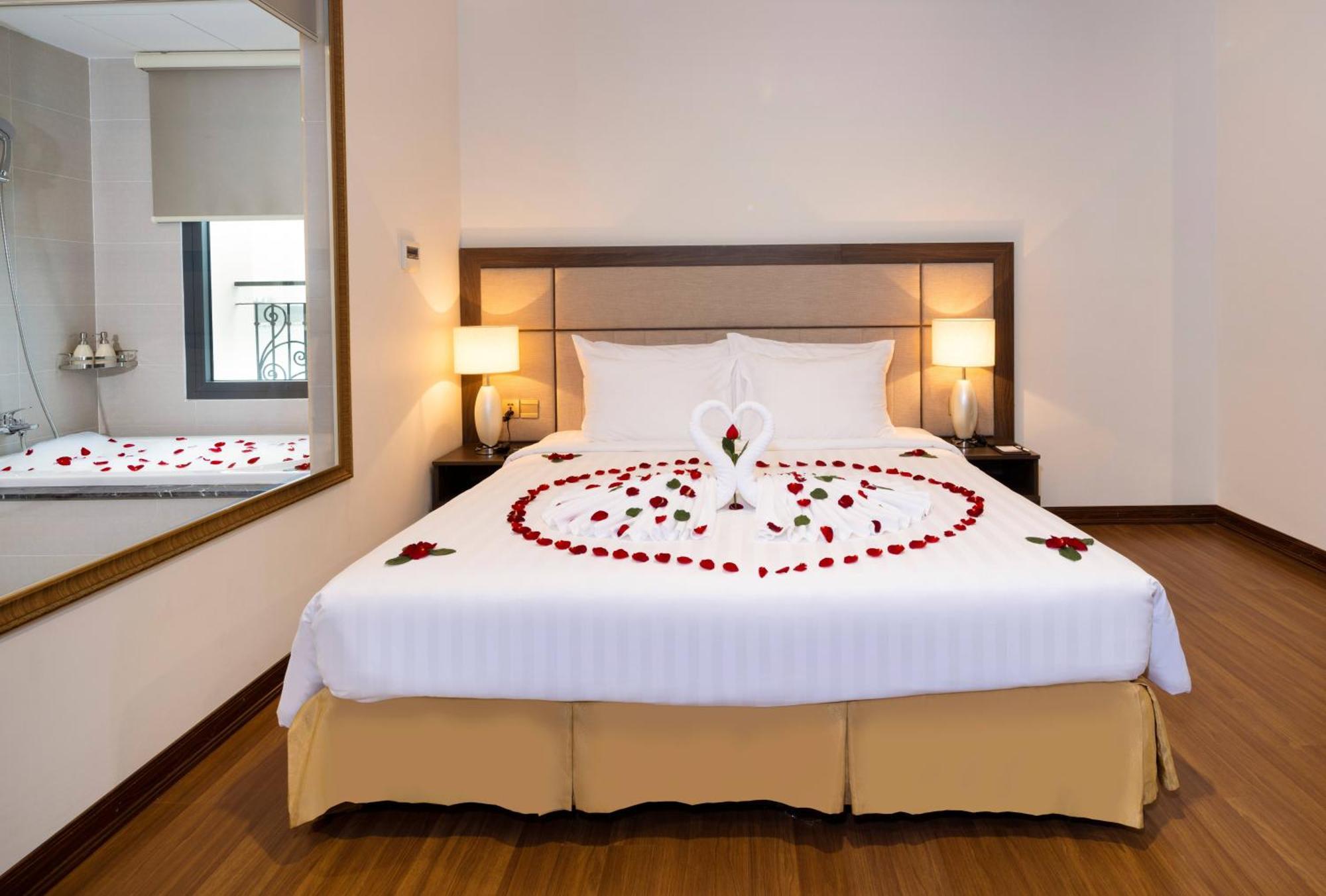 Daphovina Hotel Nha Trang Exterior photo