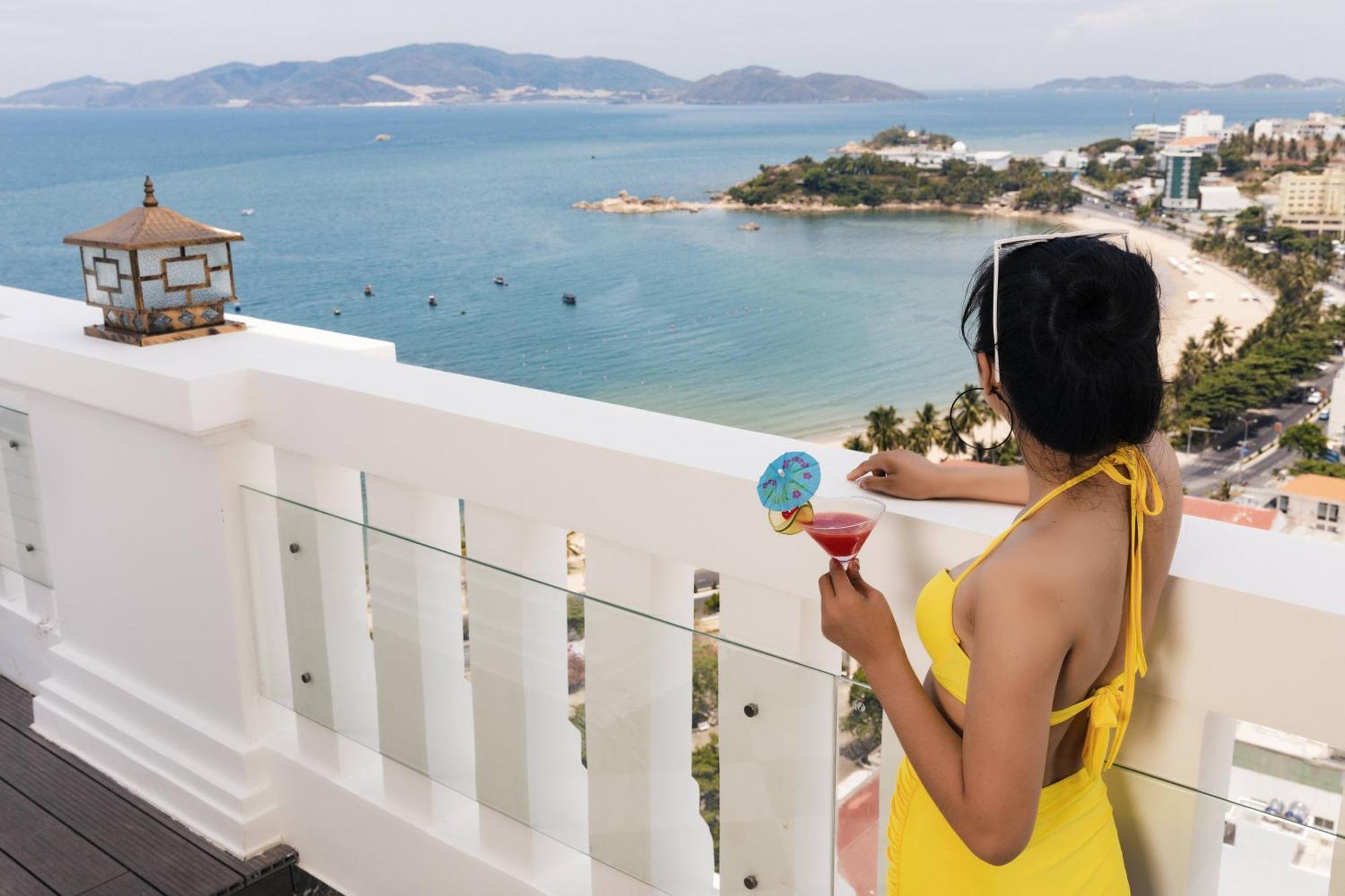 Daphovina Hotel Nha Trang Exterior photo