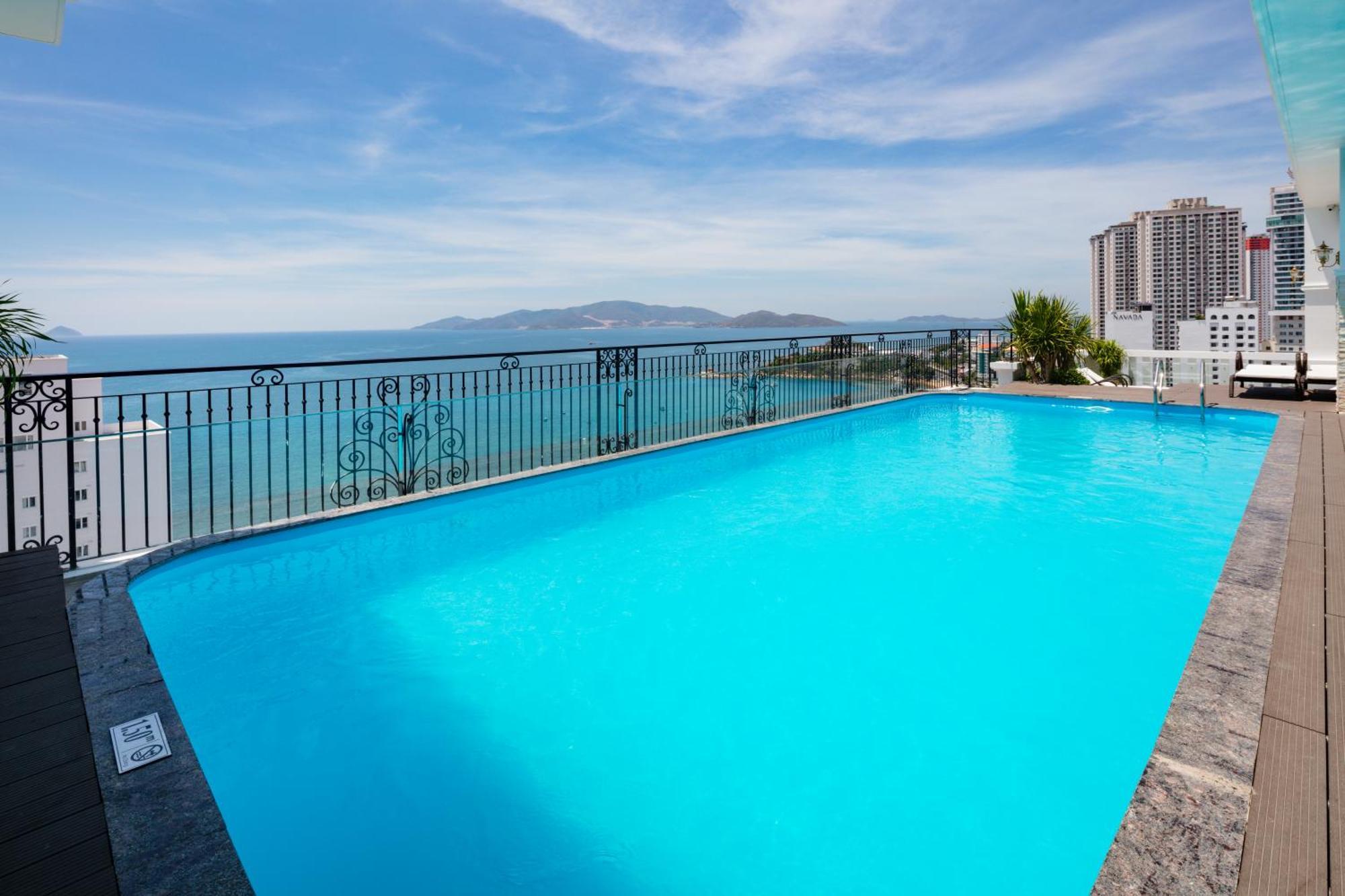Daphovina Hotel Nha Trang Exterior photo