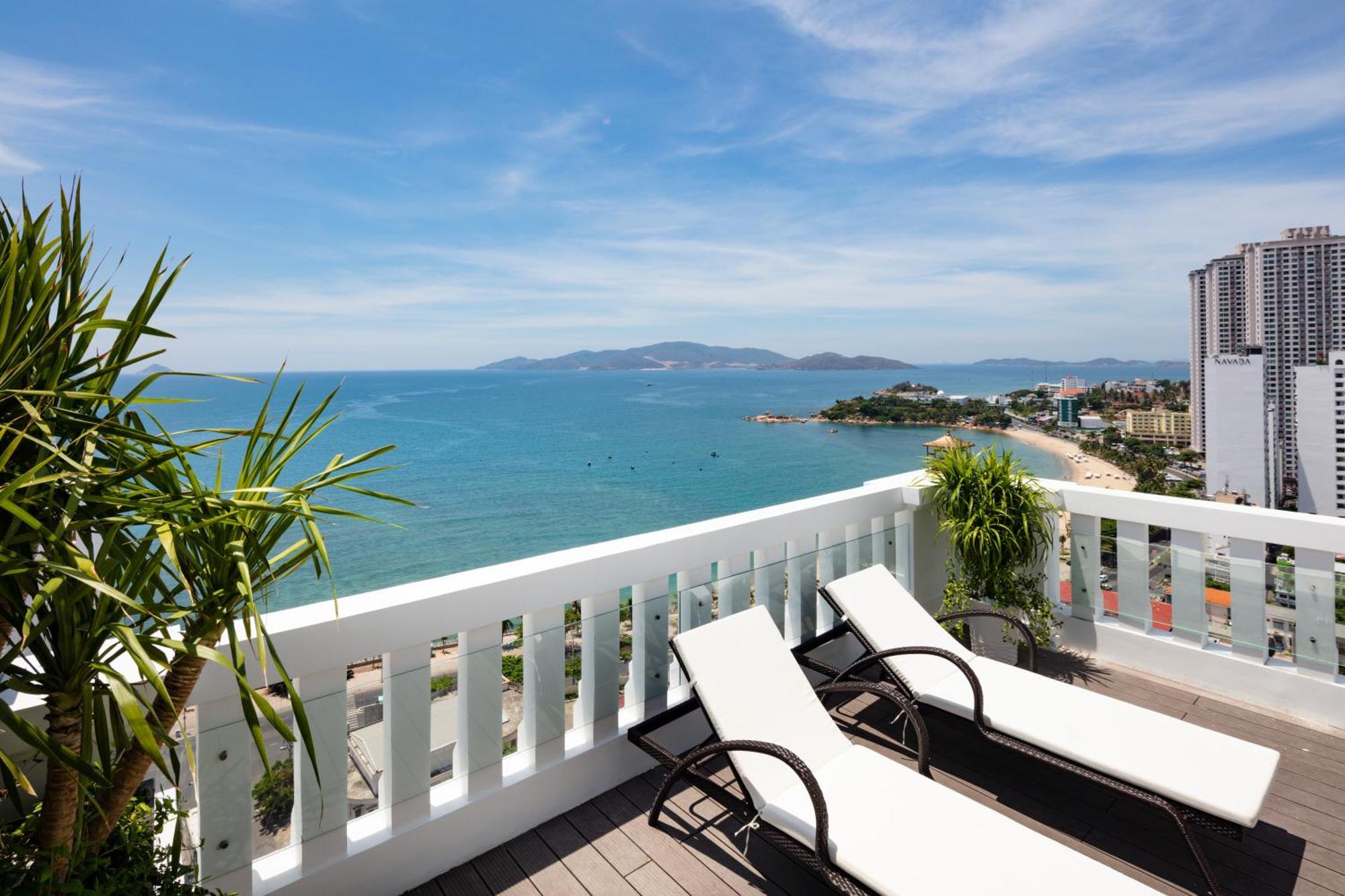Daphovina Hotel Nha Trang Exterior photo